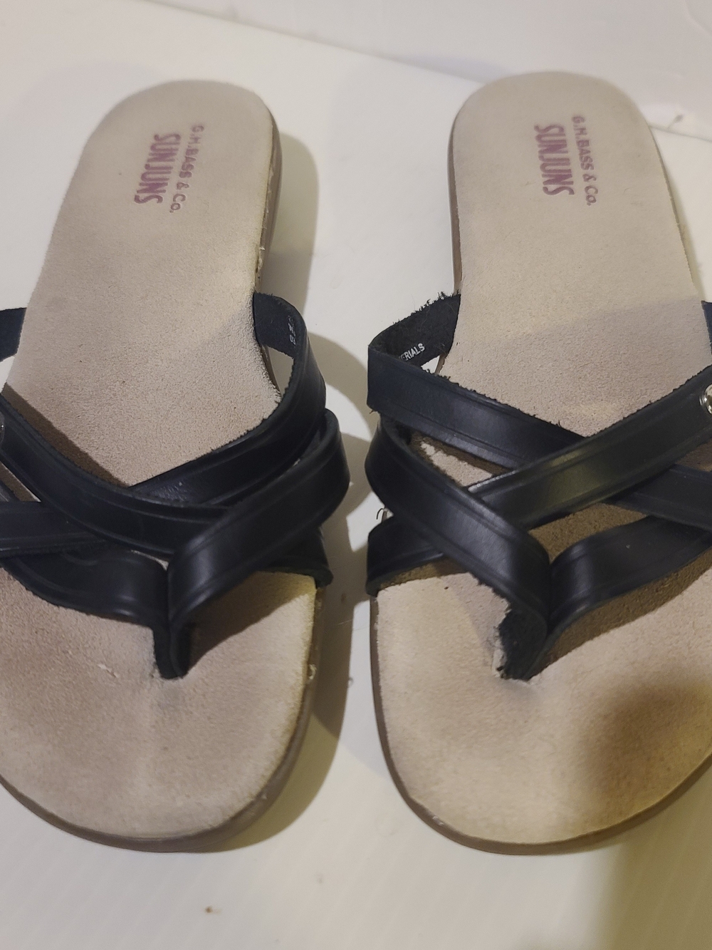 GH Bass & Co.  VTG Sunjuns Flat Sandals BLACK LEATHER FLIPFLOPS SHARON sz 8M